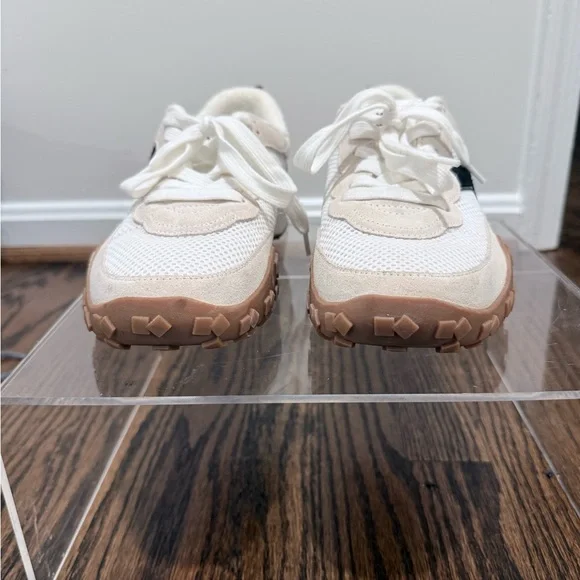 Kate Spade K As In Kate Womens White & Black Sneakers with Gum Sole Size 8.5 - Picture 3 of 10